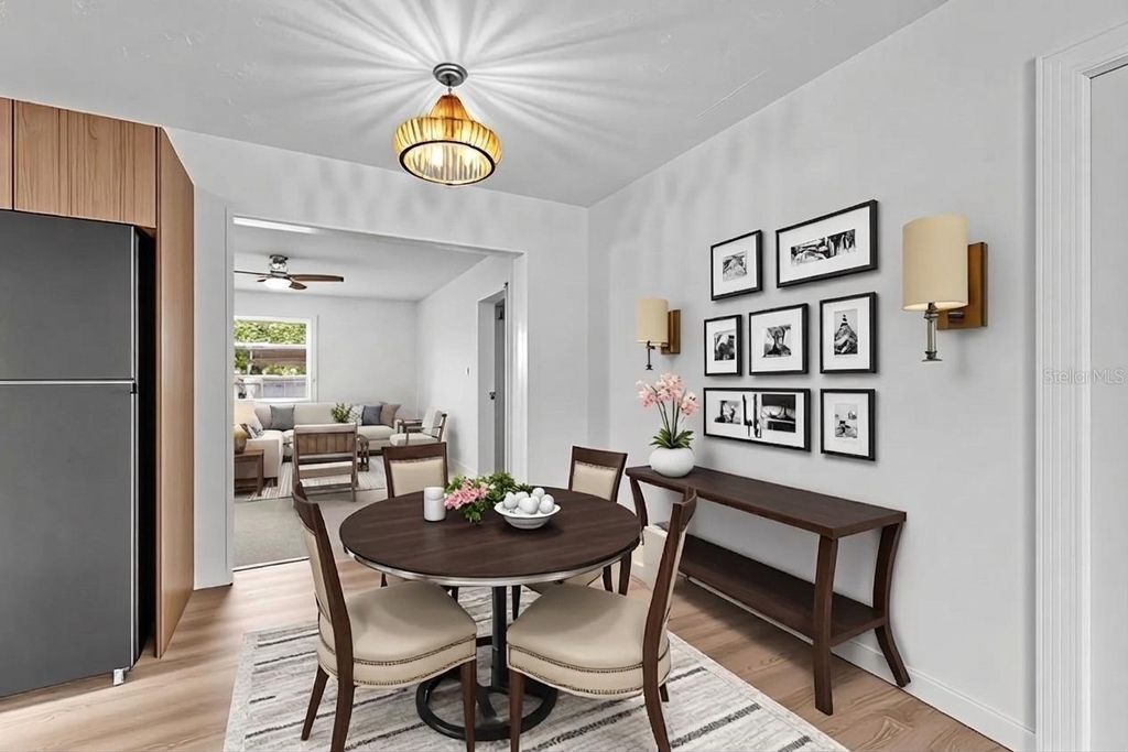 Image 7 of property listing at 3317 LIPSCOMB PLACE, Orlando, FL 32805