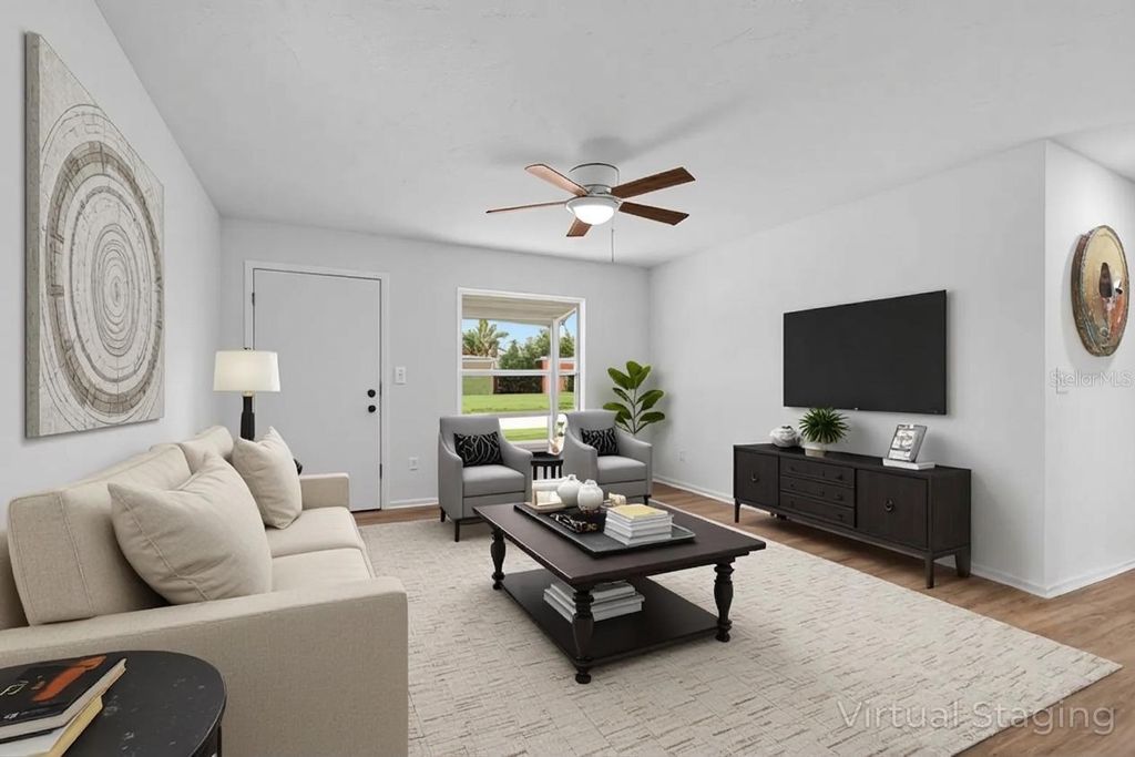 Image 9 of property listing at 3317 LIPSCOMB PLACE, Orlando, FL 32805