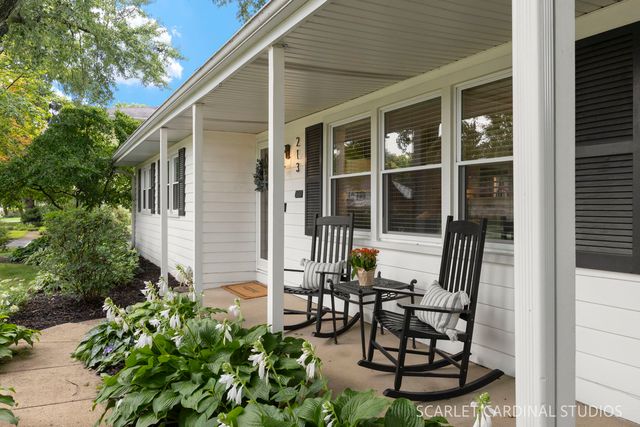213 W Gartner Road, Naperville, IL 60540