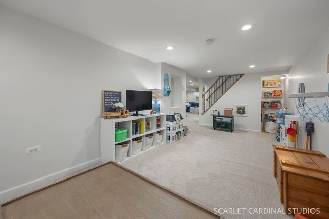 213 W Gartner Road, Naperville, IL 60540