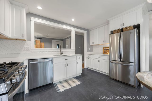 213 W Gartner Road, Naperville, IL 60540