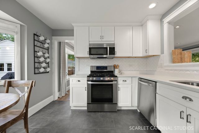 213 W Gartner Road, Naperville, IL 60540