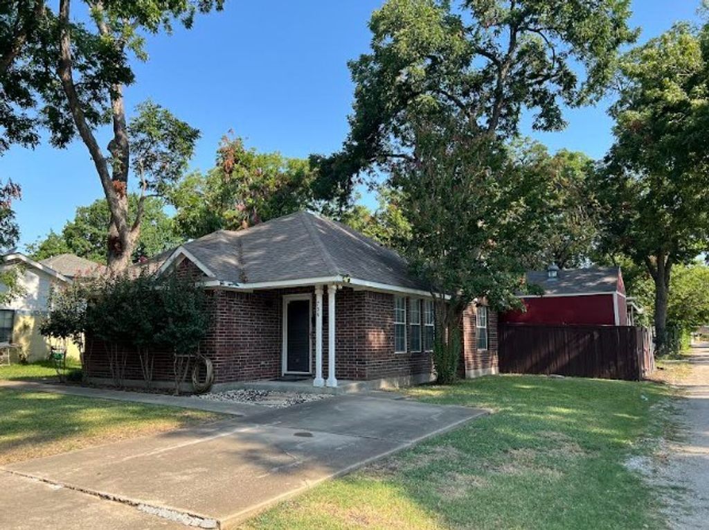 704 1st Avenue, Mckinney, TX 75069