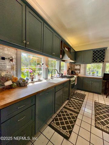 111 JAFFA Road, Crescent City, FL 32112