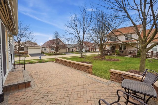 16122 Seneca Lake Circle, Crest Hill, IL 60403