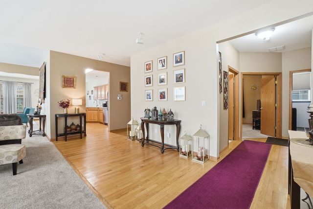 16122 Seneca Lake Circle, Crest Hill, IL 60403