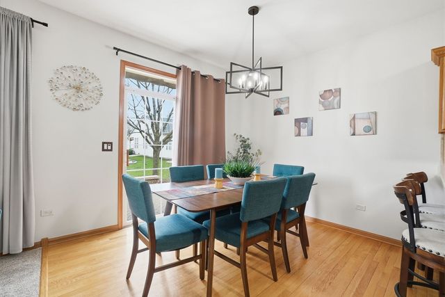 16122 Seneca Lake Circle, Crest Hill, IL 60403