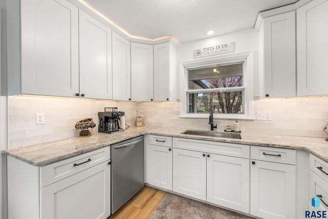 2505 W Oak St Street, Sioux Falls, SD 57105