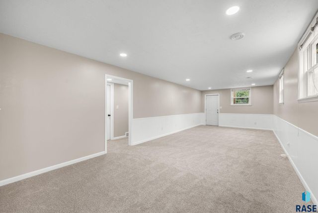 2505 W Oak St Street, Sioux Falls, SD 57105