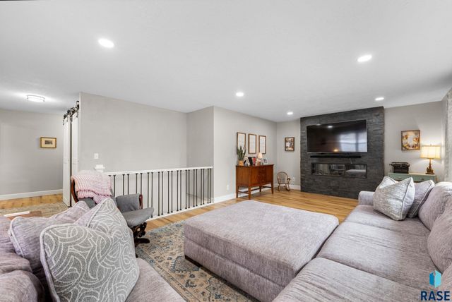 2505 W Oak St Street, Sioux Falls, SD 57105