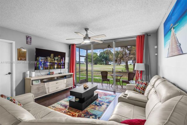 8411 Lagos De Campo Blvd 110U, Tamarac, FL 33321