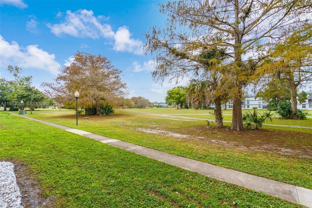 8411 Lagos De Campo Blvd 110U, Tamarac, FL 33321