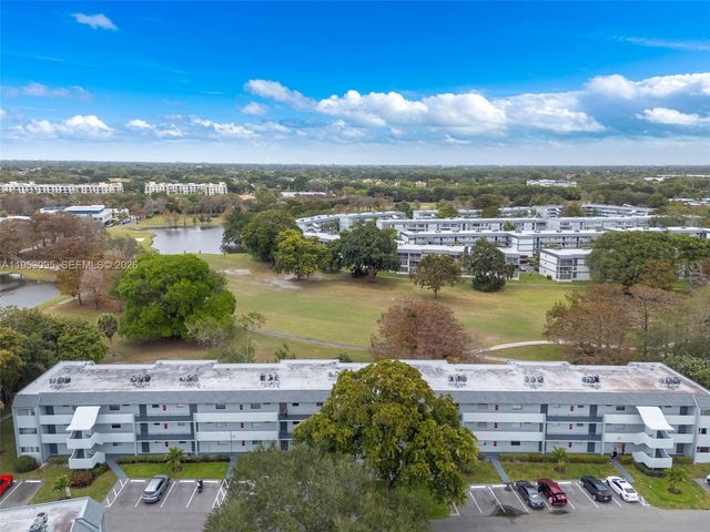 8411 Lagos De Campo Blvd 110U, Tamarac, FL 33321