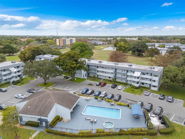 8411 Lagos De Campo Blvd 110U, Tamarac, FL 33321