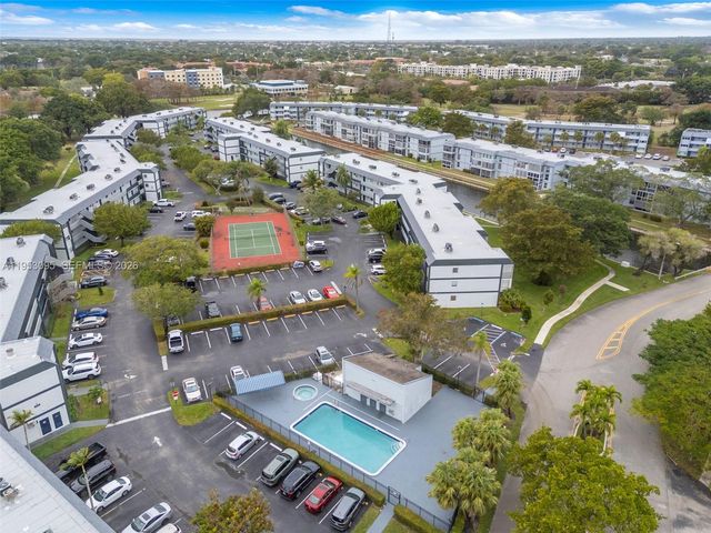 8411 Lagos De Campo Blvd 110U, Tamarac, FL 33321