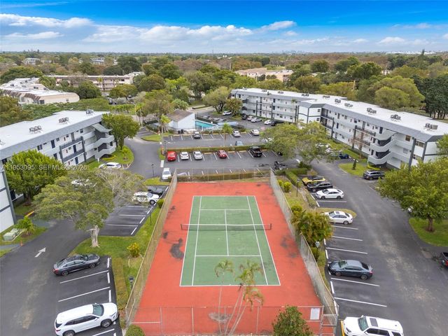 8411 Lagos De Campo Blvd 110U, Tamarac, FL 33321