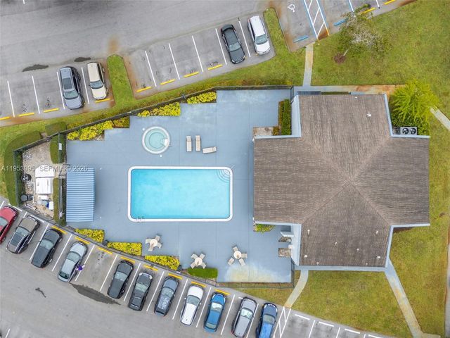 8411 Lagos De Campo Blvd 110U, Tamarac, FL 33321