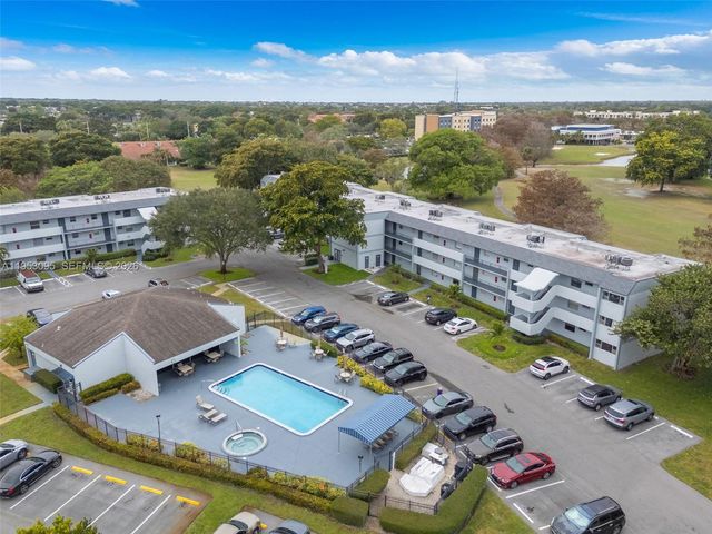 8411 Lagos De Campo Blvd 110U, Tamarac, FL 33321