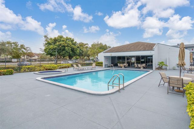 8411 Lagos De Campo Blvd 110U, Tamarac, FL 33321