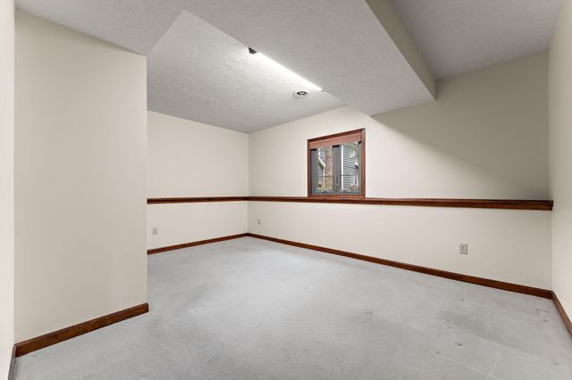 502 Fordwick Lane, Valparaiso, IN 46383