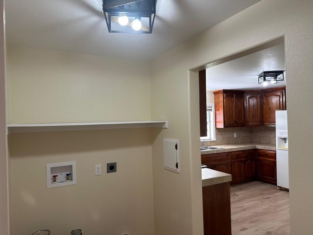 719 Eckel Street, La Grange, TX 78945