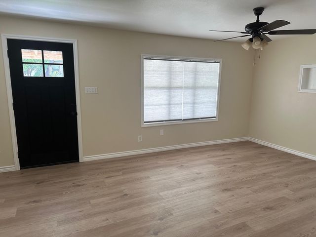 719 Eckel Street, La Grange, TX 78945