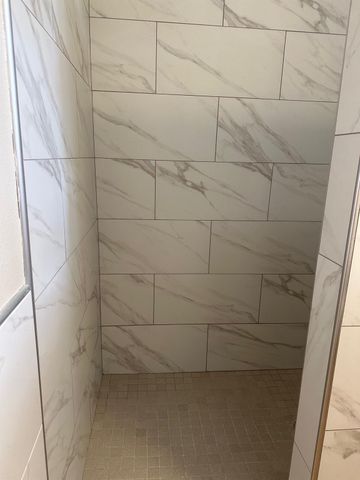 719 Eckel Street, La Grange, TX 78945