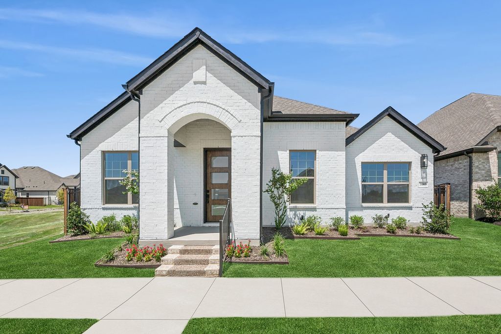 1005 Peach Blossom Avenue, Crowley, TX 76036