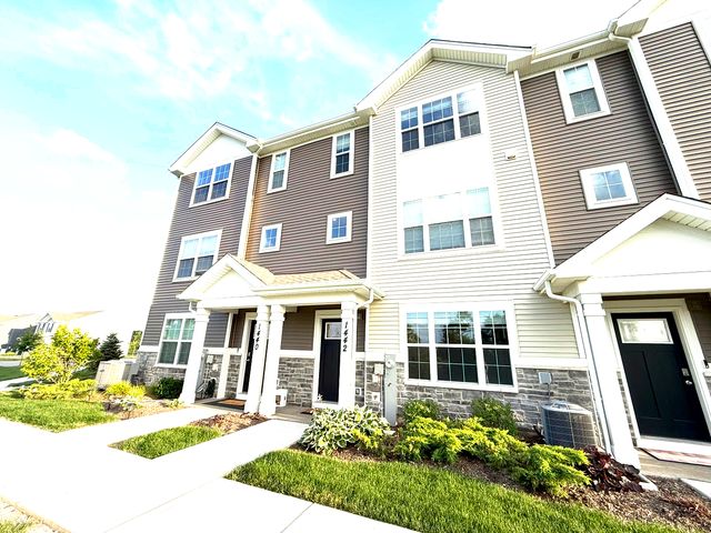 1442 Yosemite Way, Pingree Grove, IL 60140