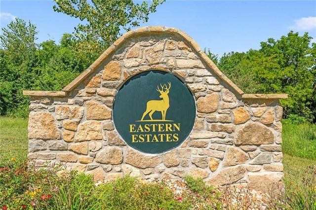 13315 Winner's Circle, Smithville, MO 64089