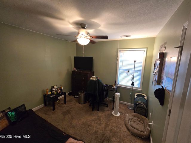 102 Stonecroft Lane, Jacksonville, NC 28546