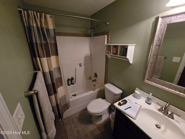 102 Stonecroft Lane, Jacksonville, NC 28546