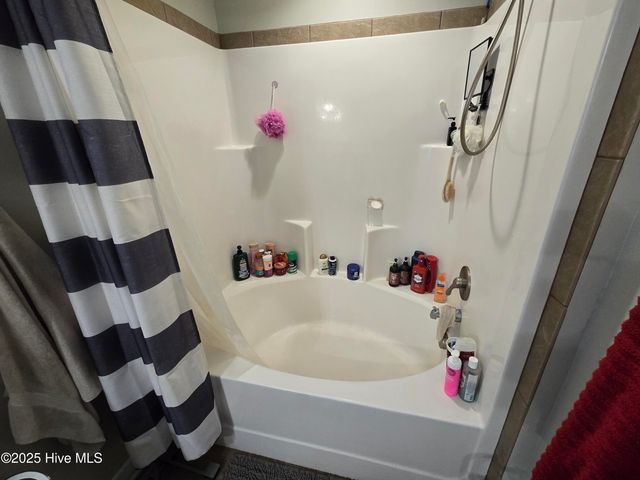 102 Stonecroft Lane, Jacksonville, NC 28546