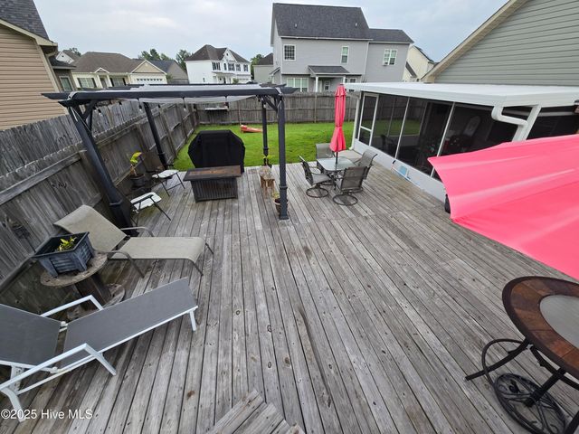 102 Stonecroft Lane, Jacksonville, NC 28546