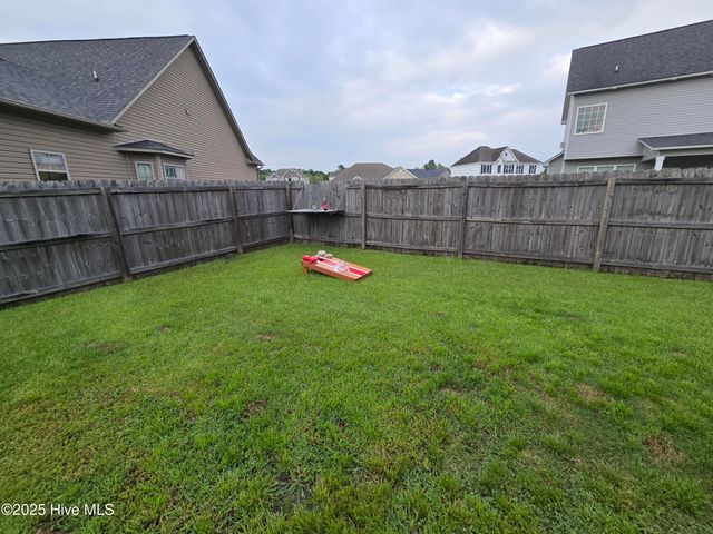 102 Stonecroft Lane, Jacksonville, NC 28546