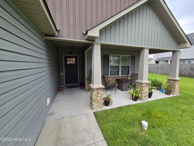 102 Stonecroft Lane, Jacksonville, NC 28546