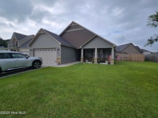102 Stonecroft Lane, Jacksonville, NC 28546