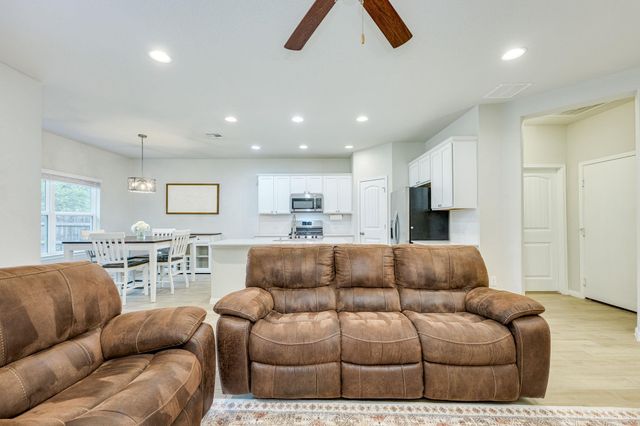 2205 Singletree BND, Georgetown, TX 78628