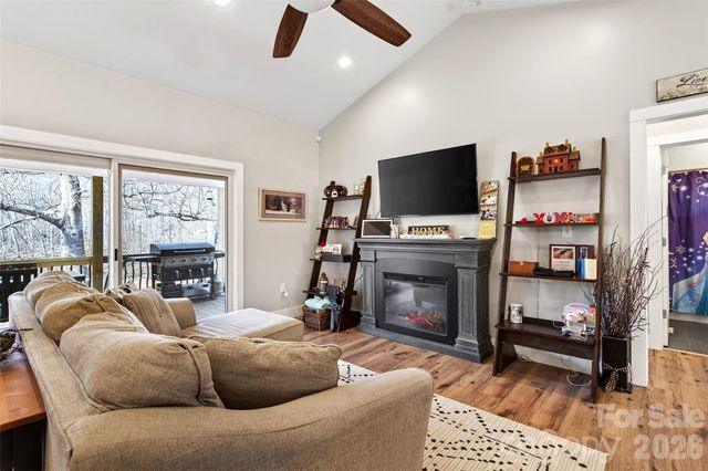 133,135 Ridge Road, Candler, NC 28715