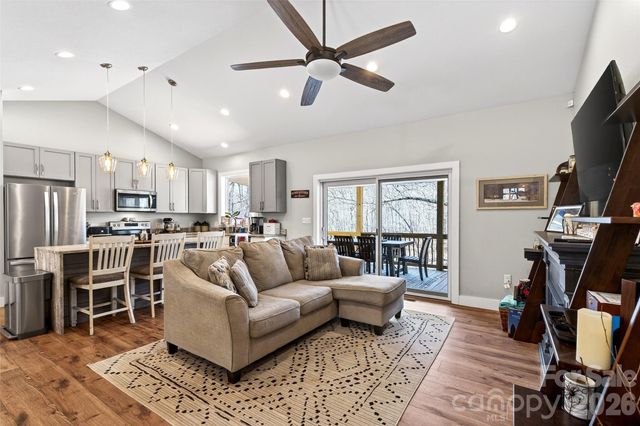 133,135 Ridge Road, Candler, NC 28715