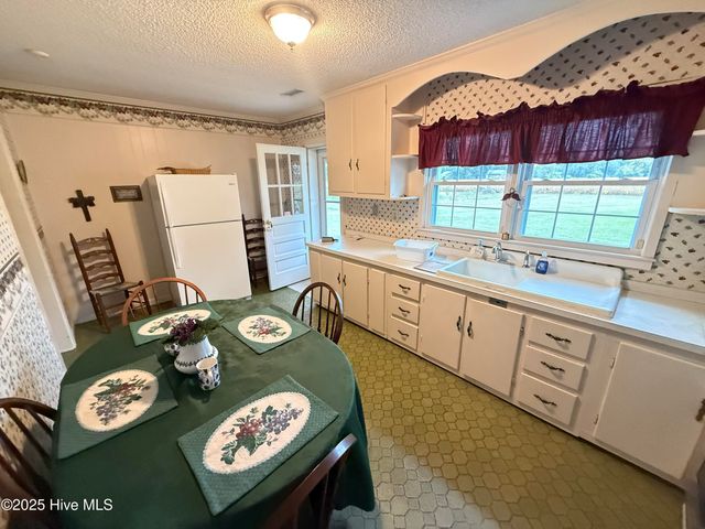 1148 Old Smith Chapel Road, Mount Olive, NC 28365