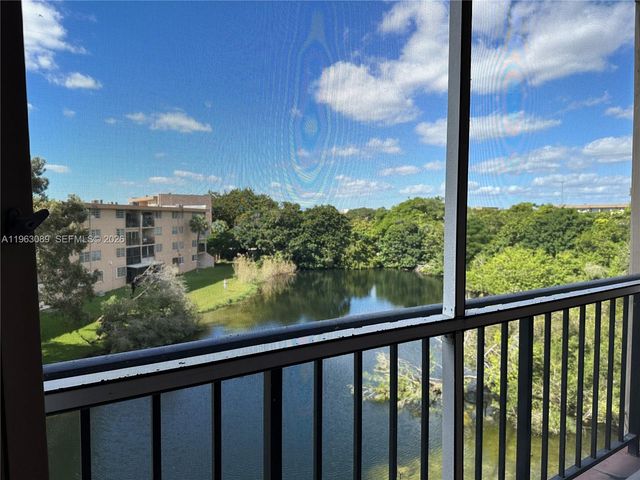 706 NW 87th Ave 406, Miami, FL 33172