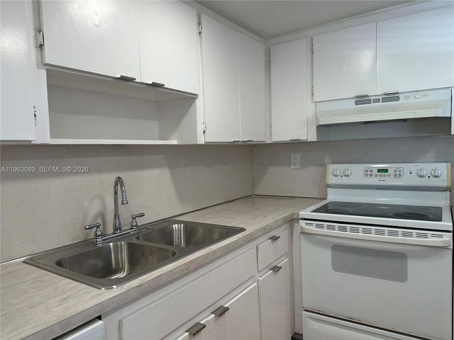 706 NW 87th Ave 406, Miami, FL 33172