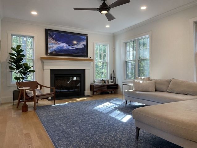 82 Chestnut Lane, Carlisle, MA 01741