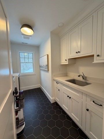 82 Chestnut Lane, Carlisle, MA 01741