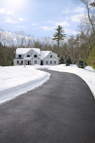 82 Chestnut Lane, Carlisle, MA 01741