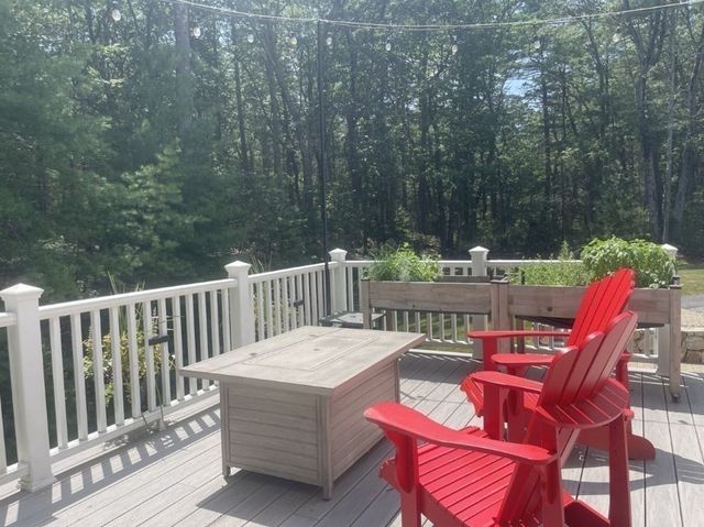 82 Chestnut Lane, Carlisle, MA 01741