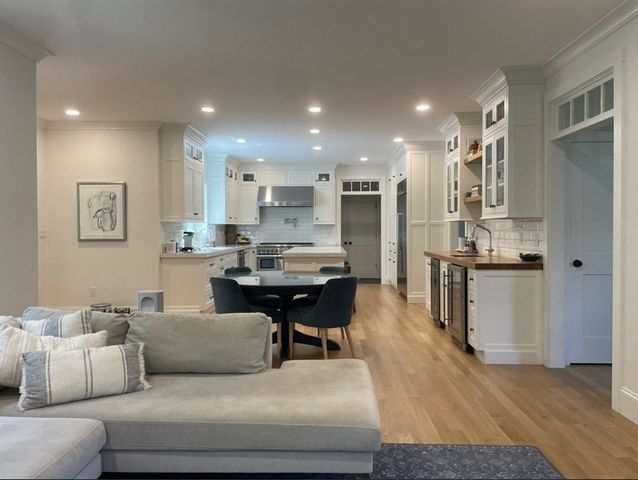 82 Chestnut Lane, Carlisle, MA 01741