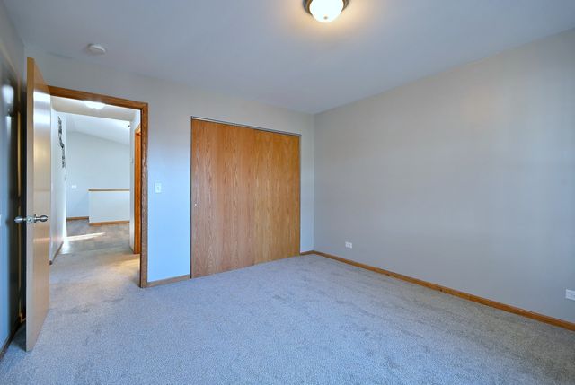 19 E Pineview Drive, Round Lake Park, IL 60073