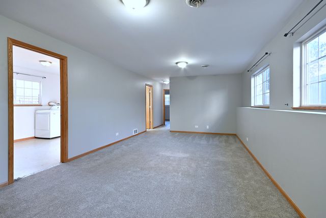 19 E Pineview Drive, Round Lake Park, IL 60073